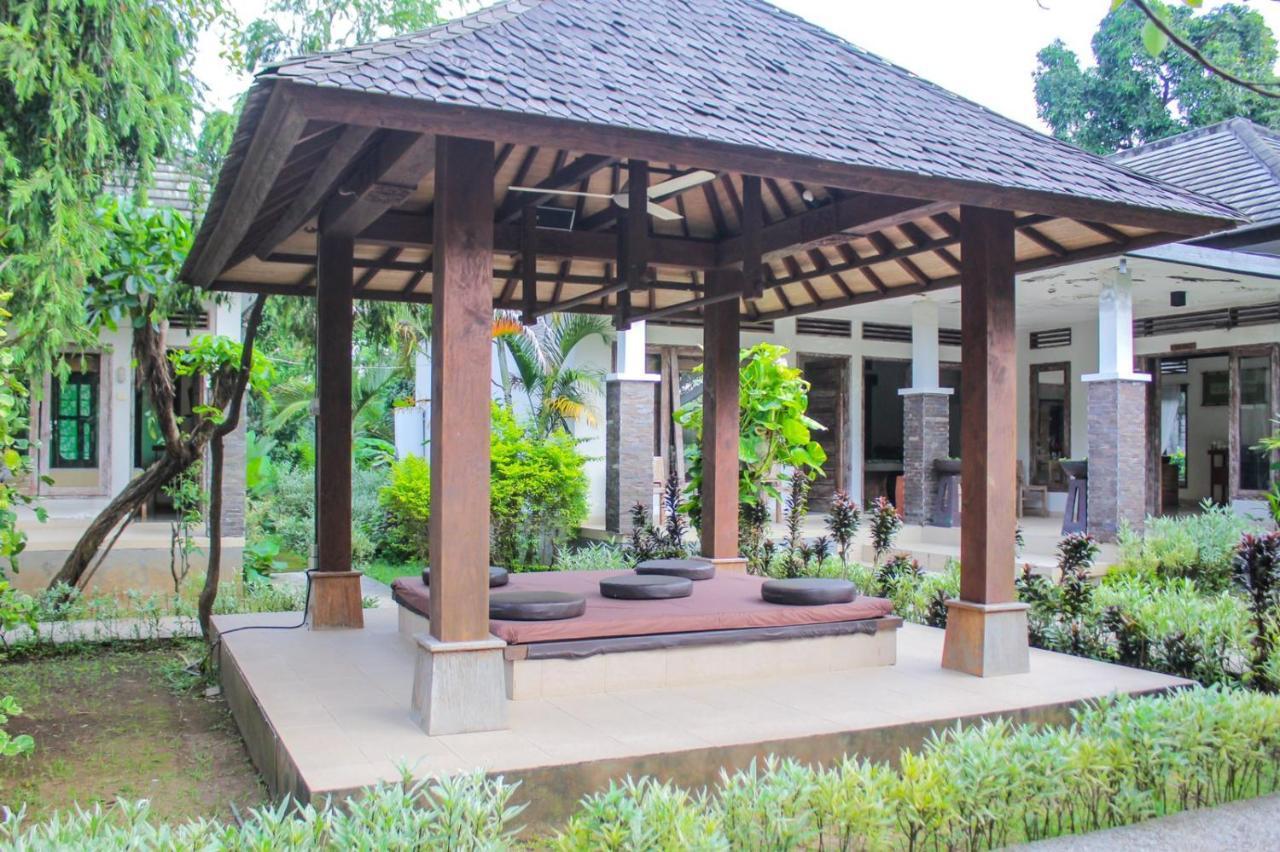 Araminth Guest House And Spa Lovina Exterior foto